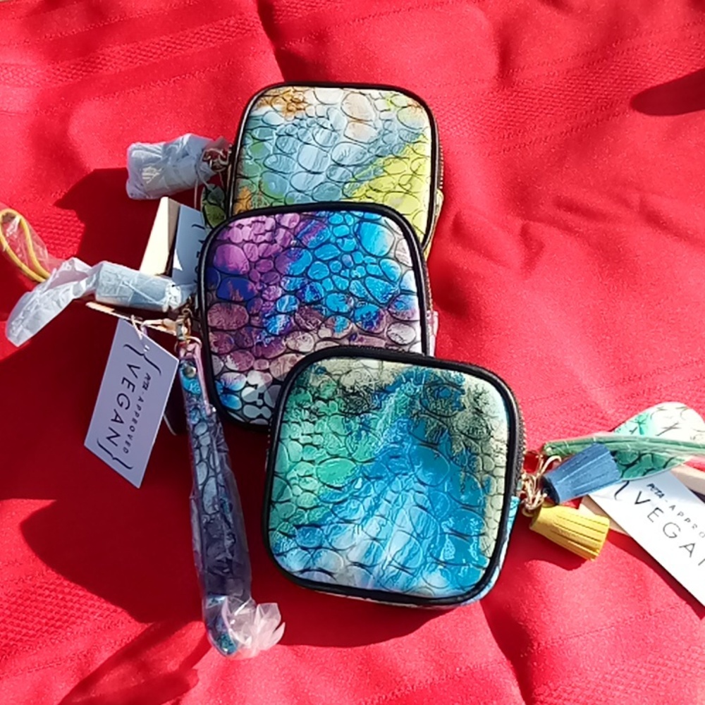 NWT vegan wristlet w/ tassels - Picture 7 of 8